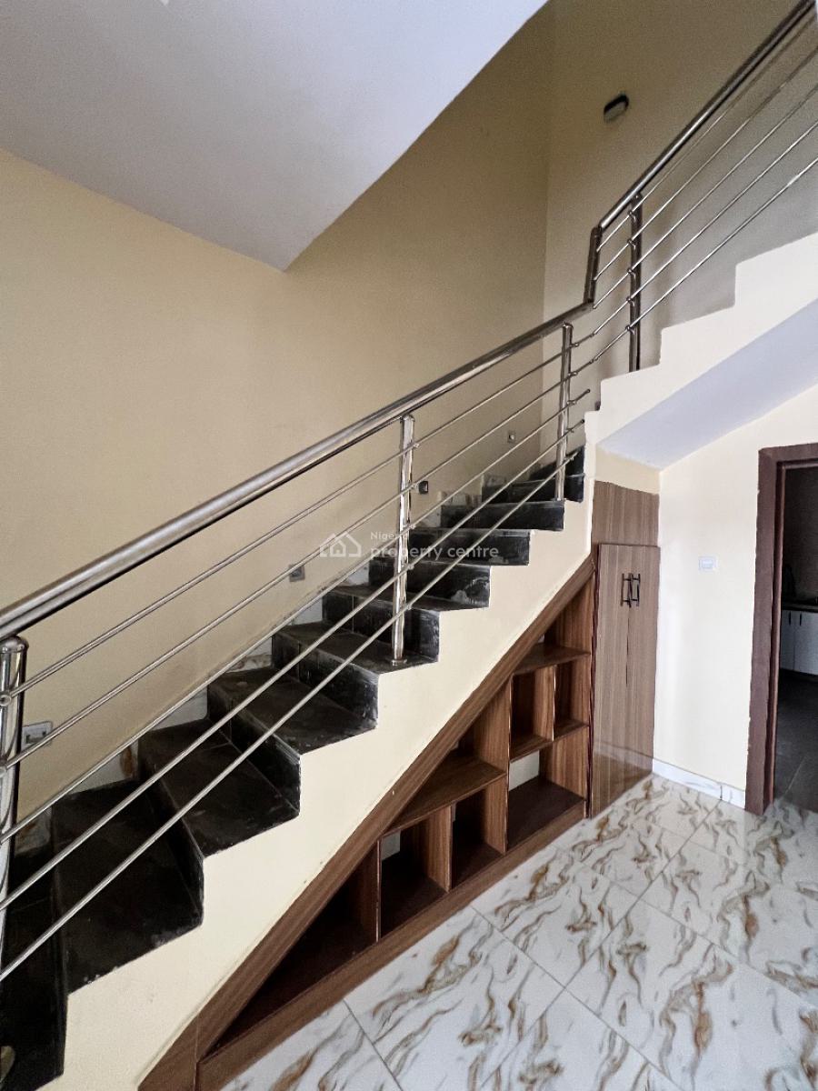 a Magnificent 3 Bedroom Duplex, Pepperoni, Abraham Adesanya, Lekki Phase 2, Lekki, Lagos, Terraced Duplex for Rent