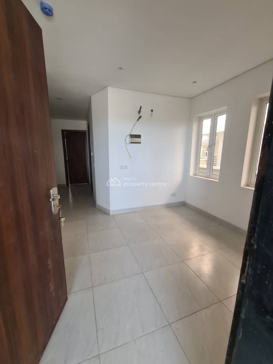 a  4 Bedroom  Semi-detached Duplex with a Room Bq, Chevron Drive, Lekki, Lagos, Semi-detached Duplex for Rent