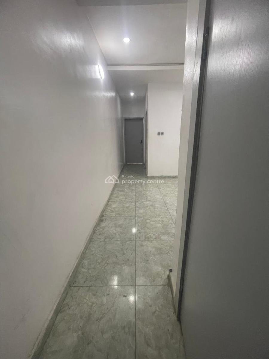 Serviced and Well Maintained 3 Bedroom Apartment with a Bq, 2nd Toll Gate, Lekki, Lagos, Flat / Apartment for Rent