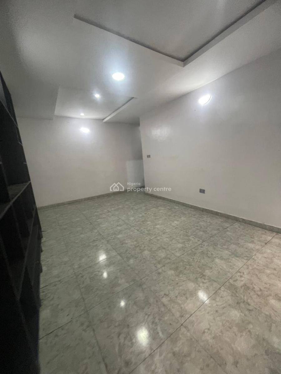 Serviced and Well Maintained 3 Bedroom Apartment with a Bq, 2nd Toll Gate, Lekki, Lagos, Flat / Apartment for Rent