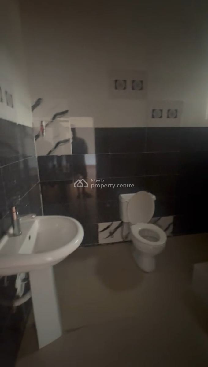 Spacious Master Bedroom Shared Apartment, Chevron Drive Bera Estate, Lekki, Lagos, Self Contain (single Rooms) for Rent