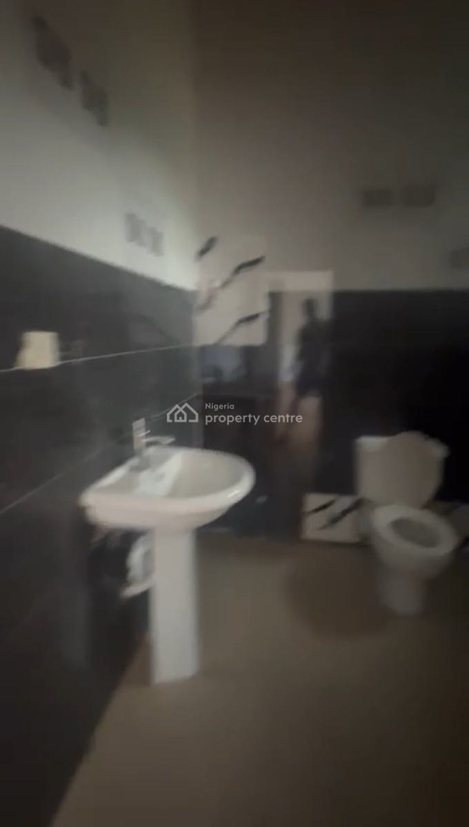 Spacious Master Bedroom Shared Apartment, Chevron Drive Bera Estate, Lekki, Lagos, Self Contain (single Rooms) for Rent