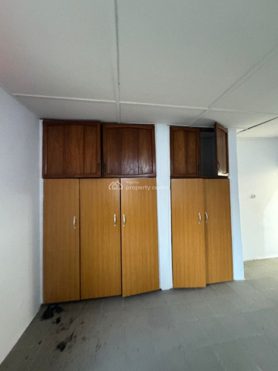 Nice 3 Bedroom Flat, Off Admiralty Way, Lekki Phase 1, Lekki, Lagos, Flat / Apartment for Rent