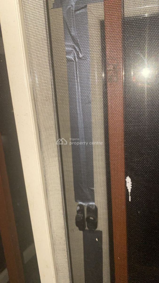 Nice 3 Bedroom Flat, Off Admiralty Way, Lekki Phase 1, Lekki, Lagos, Flat / Apartment for Rent