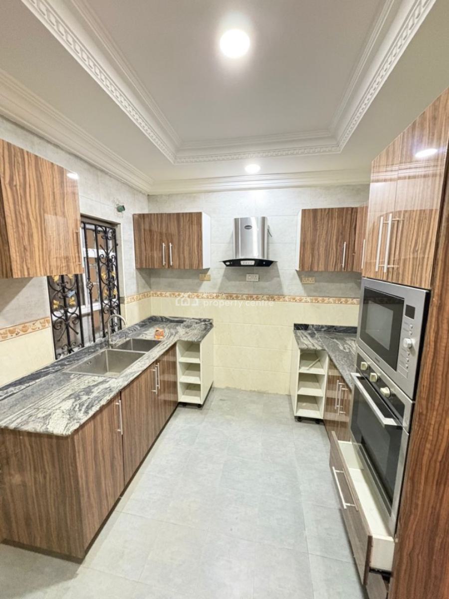 Self-serviced 3-bedroom Apartment, Off Admiralty Way, Lekki Phase 1, Lekki, Lagos, Flat / Apartment for Rent