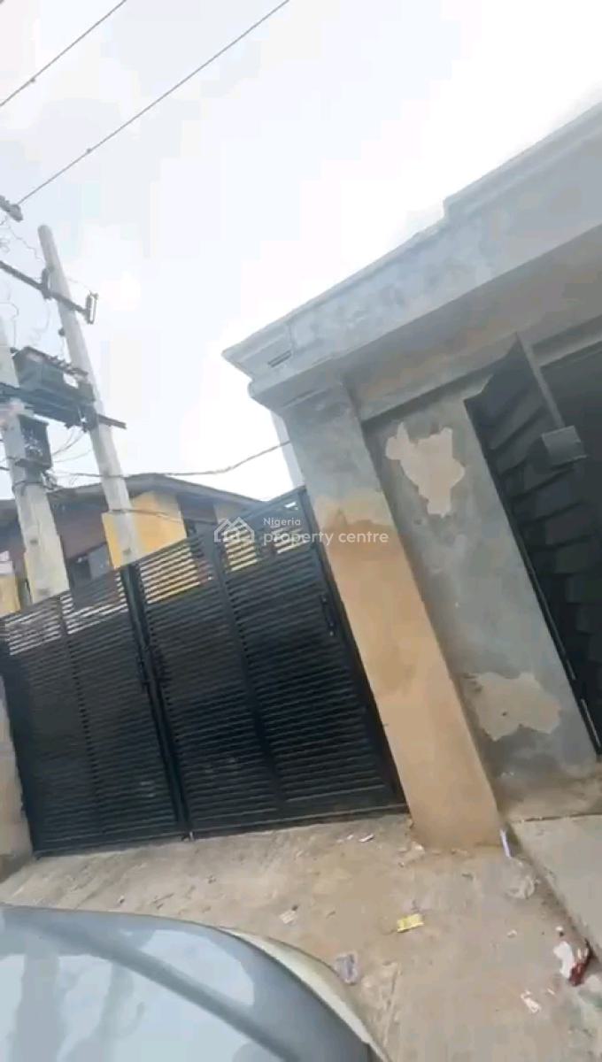 Nice Shop, Peluola Street, Oworonshoki, Shomolu, Lagos, Shop for Rent