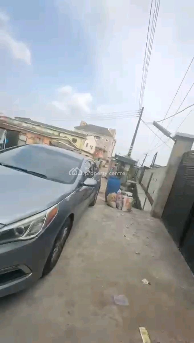 Nice Shop, Peluola Street, Oworonshoki, Shomolu, Lagos, Shop for Rent