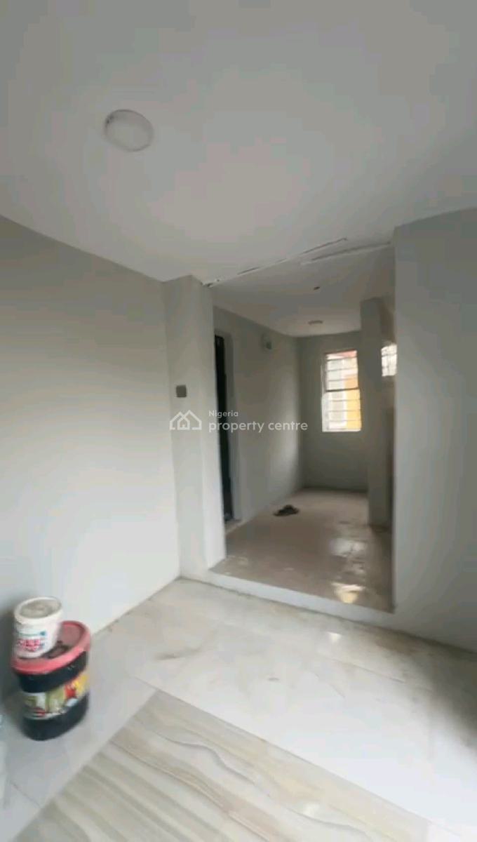 Nice Shop, Peluola Street, Oworonshoki, Shomolu, Lagos, Shop for Rent