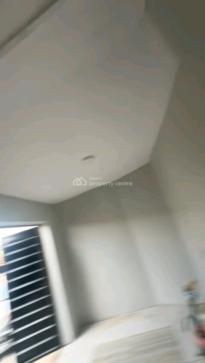 Nice Shop, Peluola Street, Oworonshoki, Shomolu, Lagos, Shop for Rent