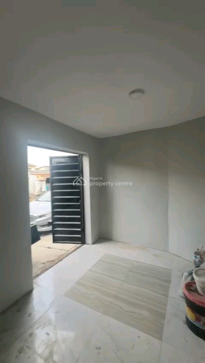 Nice Shop, Peluola Street, Oworonshoki, Shomolu, Lagos, Shop for Rent