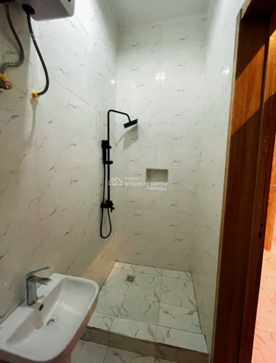 a Room & Parlour, After Ologolo, Before Chevron, Lekki, Lagos, Mini Flat (room and Parlour) for Rent