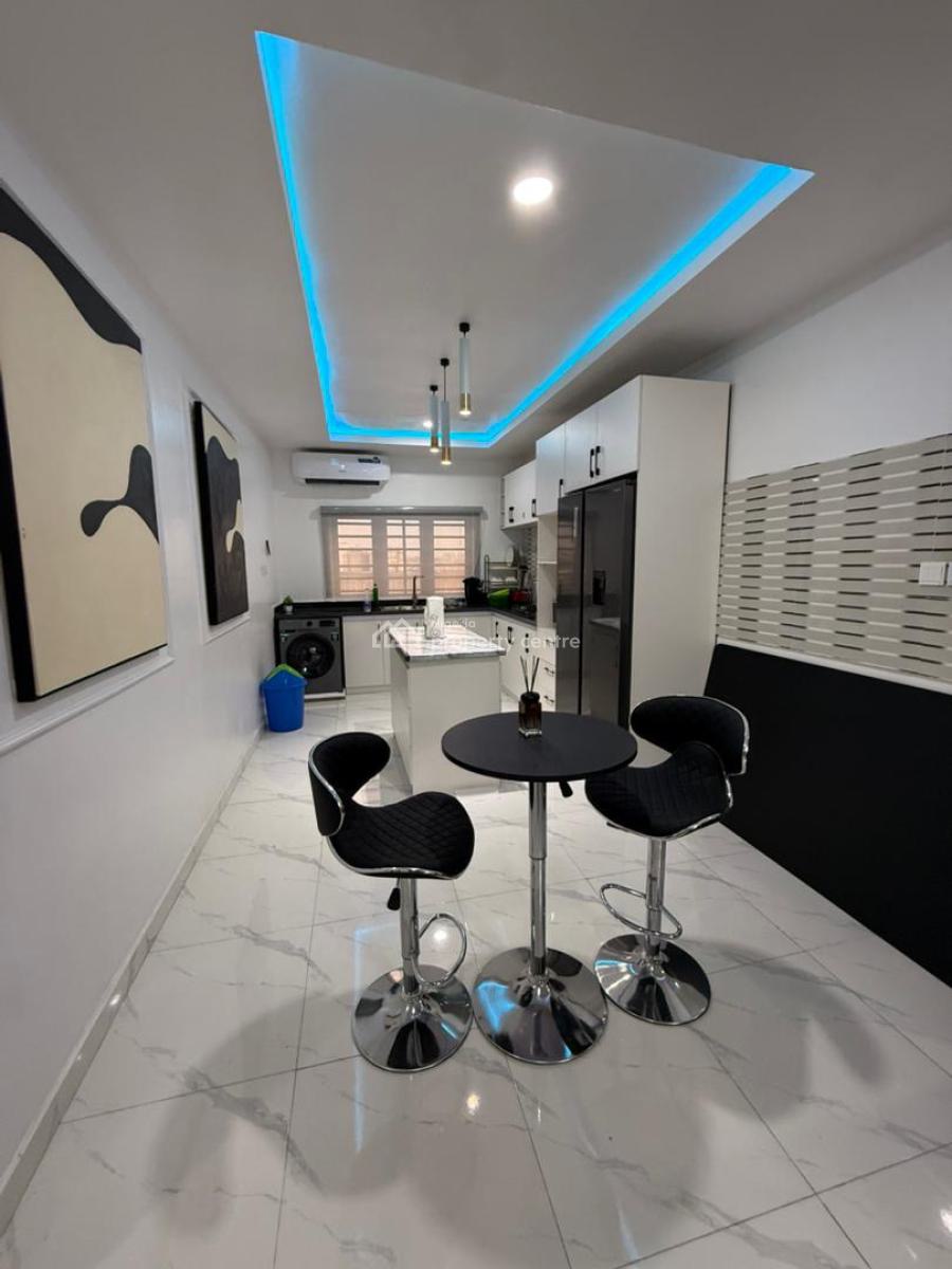 2 Bedrooms Apartment with Pool, Full Mirror and Ps5, Lekki Phase 1, Lekki, Lagos, House Short Let