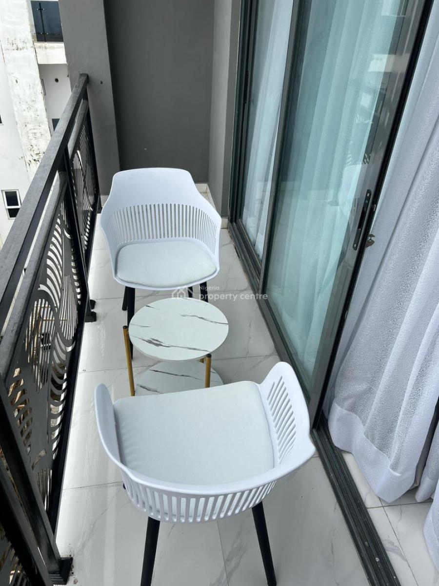 2 Bedrooms Apartment with Pool, Full Mirror and Ps5, Lekki Phase 1, Lekki, Lagos, House Short Let