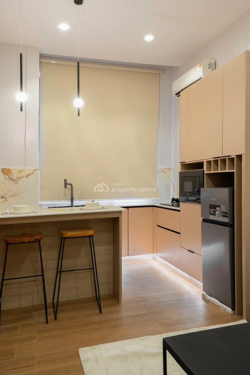 Spacious 2 Bedroom Apartment, Lekki Phase 1, Lekki, Lagos, Flat / Apartment Short Let