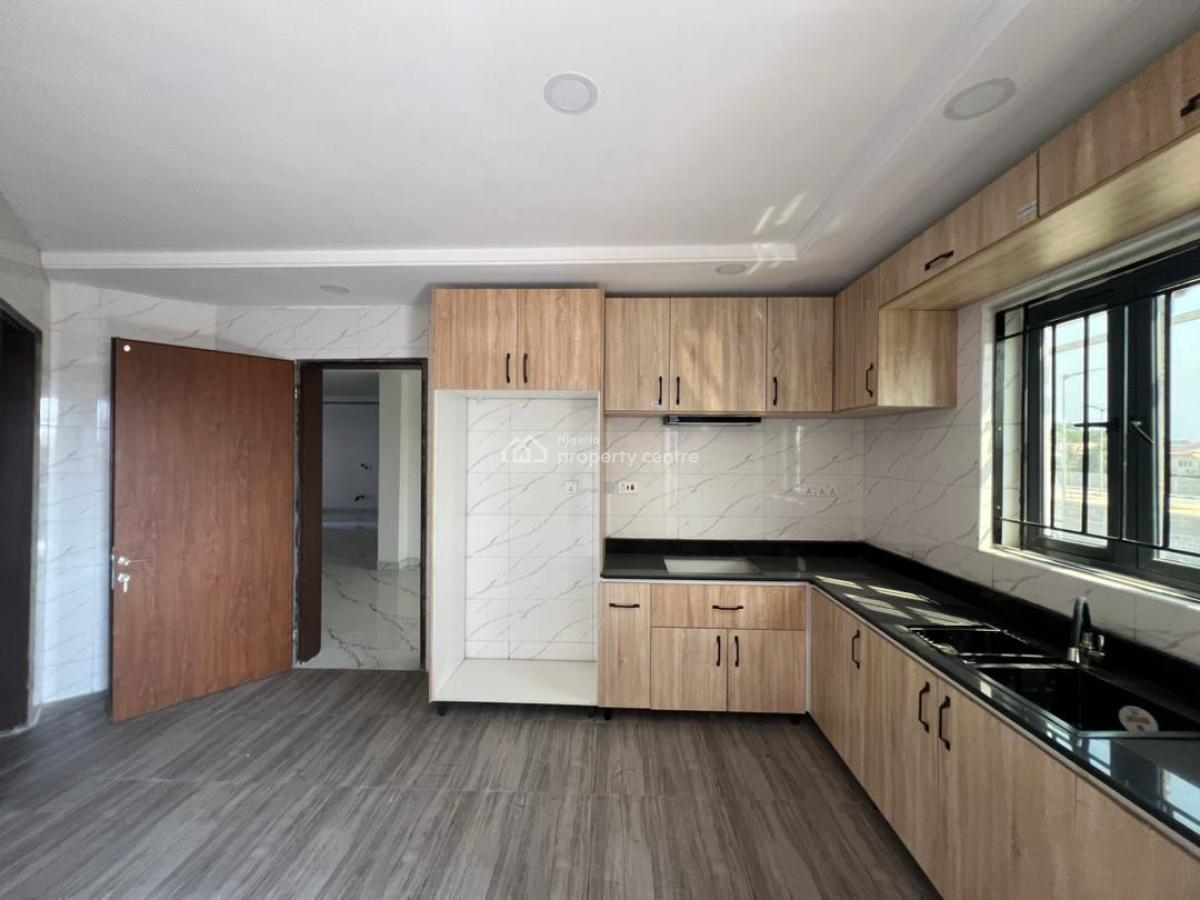 Brand New 3 Bedroom Apartment/bq, Lekki Phase 1, Lekki, Lagos, Flat / Apartment for Rent