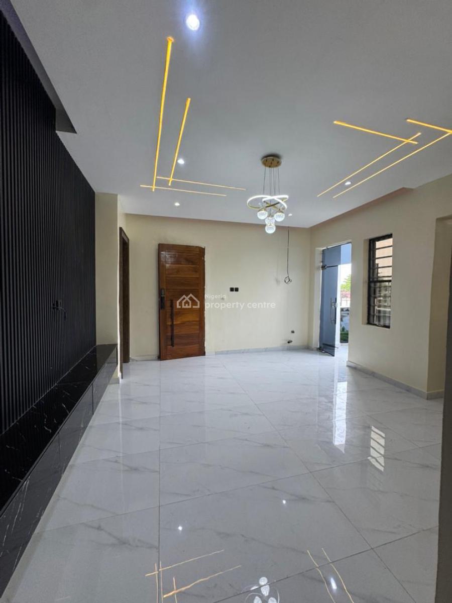 Aesthetically Pleasing 3 Bedroom Apartment with Bq, Lekki Phase 1, Lekki, Lagos, Flat / Apartment for Sale