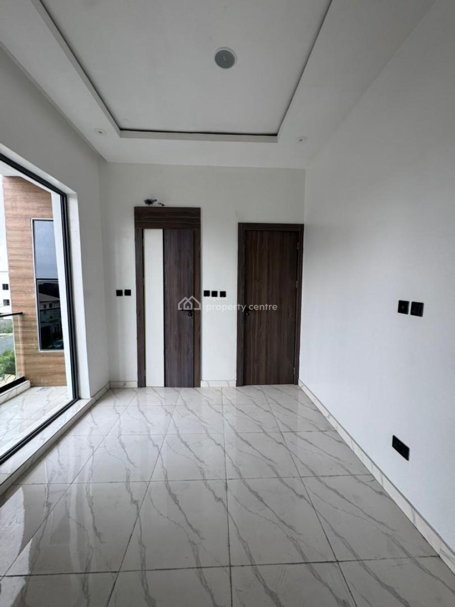 Lovely 3 Bedroom Apartment with Pool, Lekki Phase 1, Lekki, Lagos, Flat / Apartment for Sale