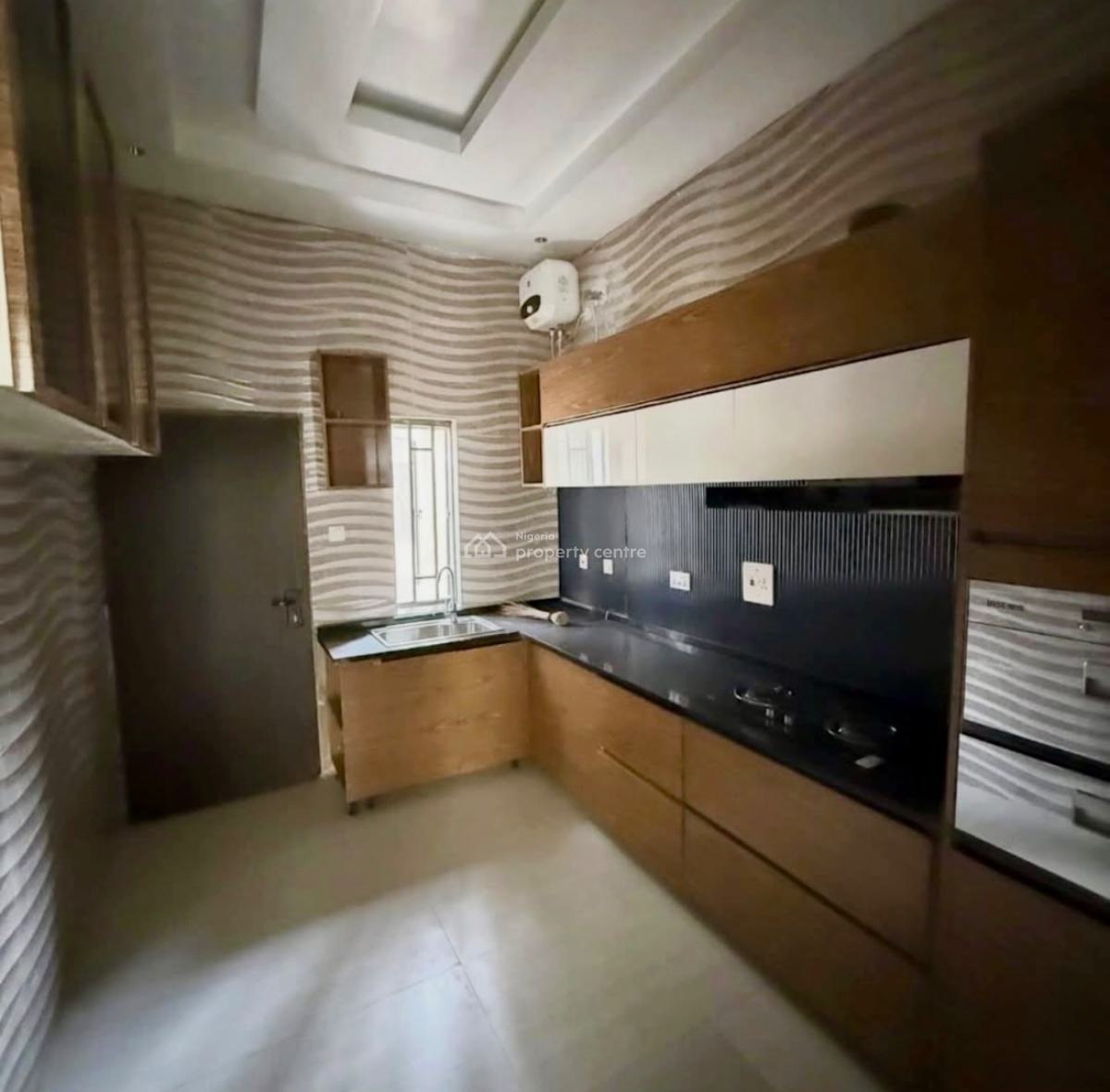 5 Bedroom Duplex with Bq, Guzape District, Abuja, Terraced Duplex for Sale