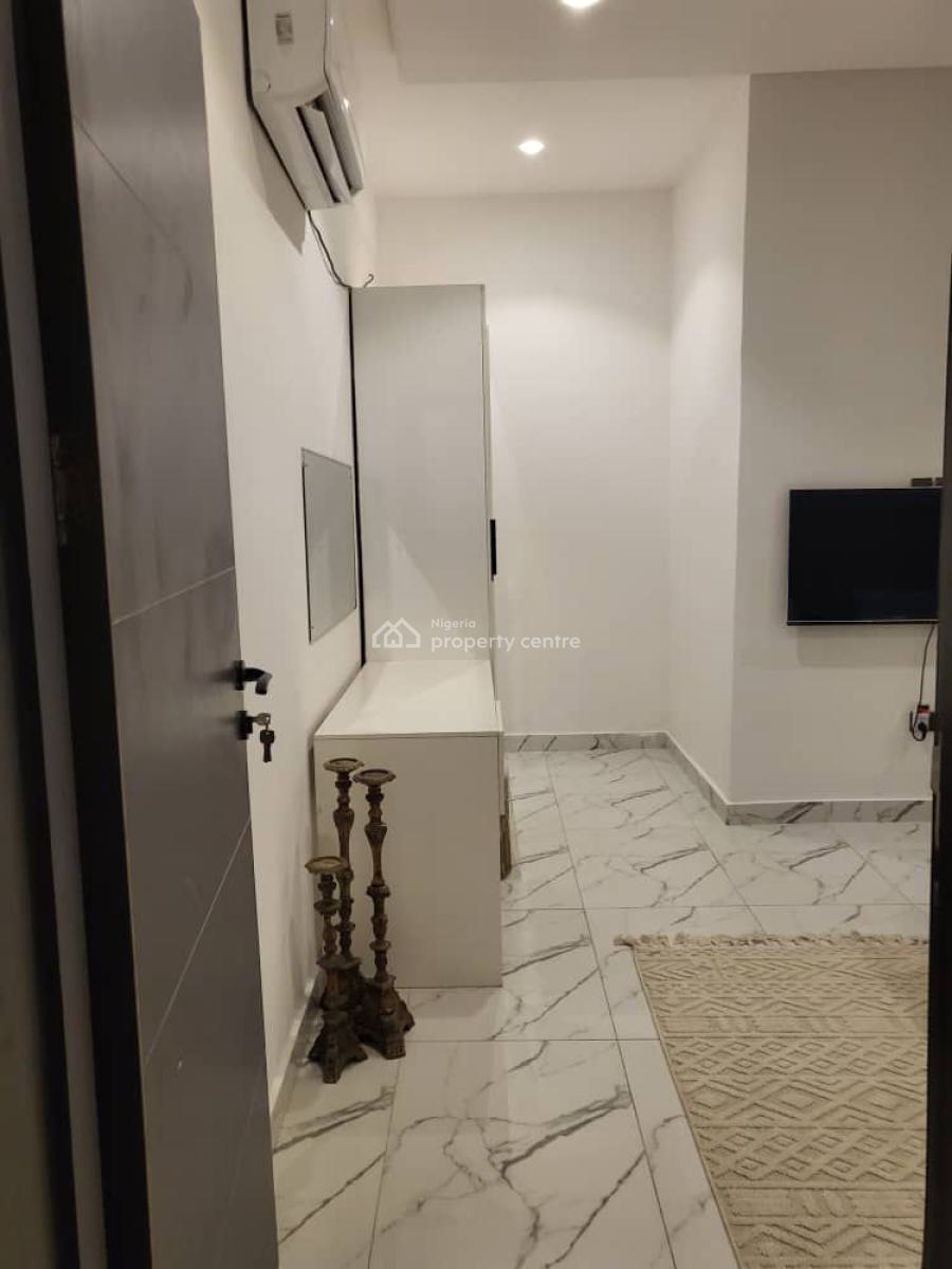 Luxurious Fully Furnished 2 Bedroom Apartment with Pool, Lekki Phase 1, Lekki, Lagos, Flat / Apartment for Rent