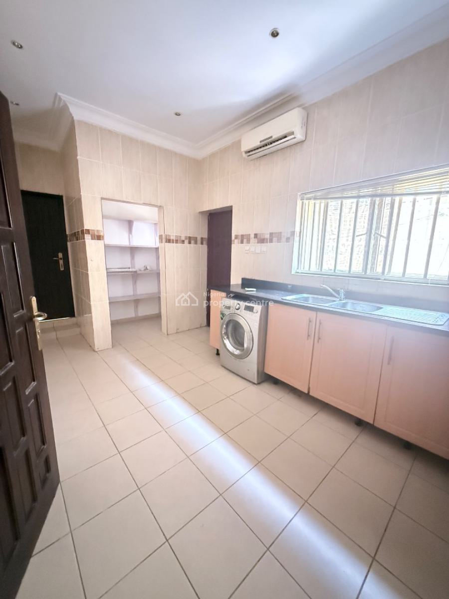 3 Bedroom Apartment Available, Lekki Phase 1, Lekki, Lagos, Flat / Apartment for Rent