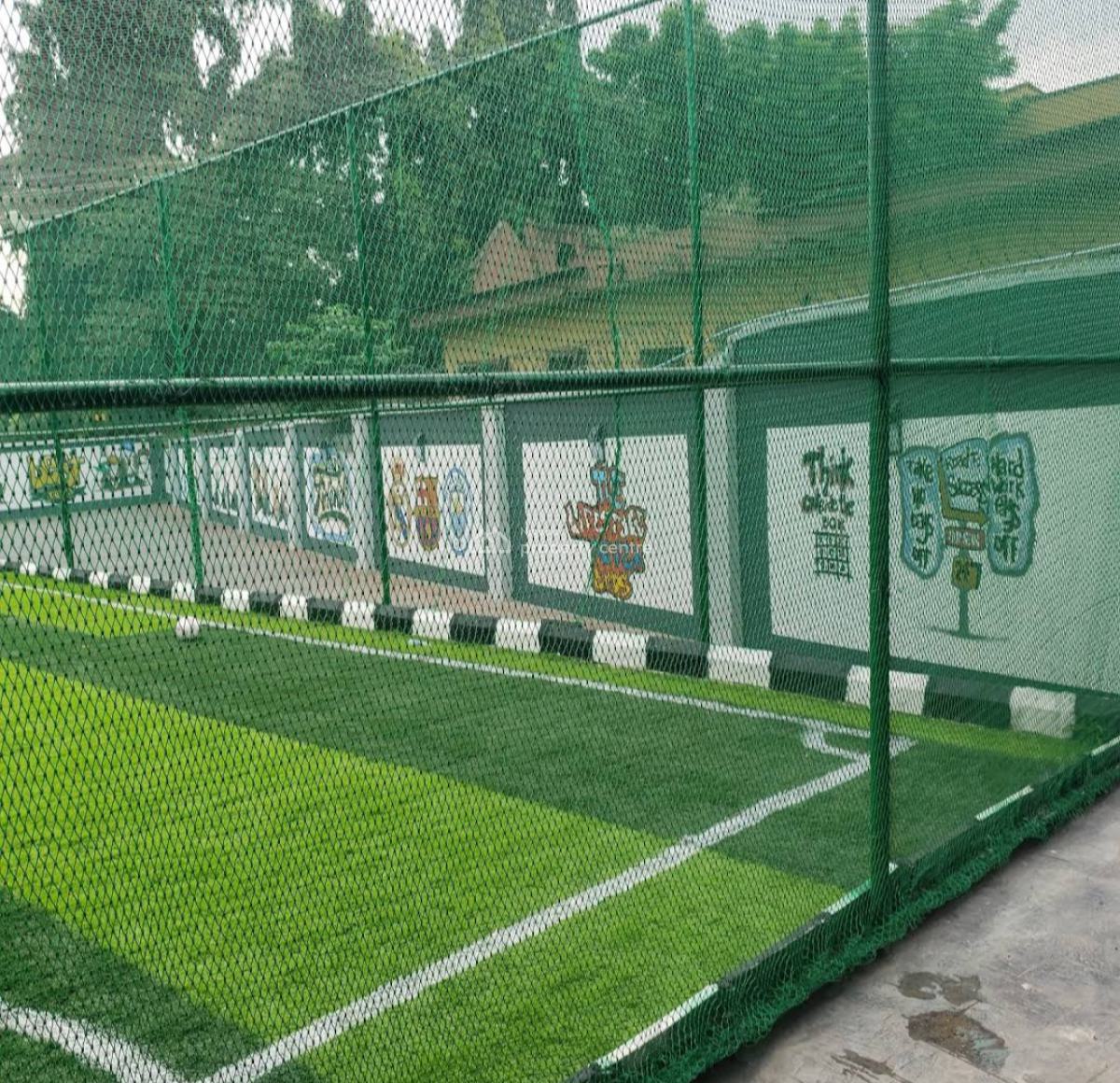 Functional Lounge, Gra Phase 1, Magodo, Lagos, Restaurant / Bar for Rent