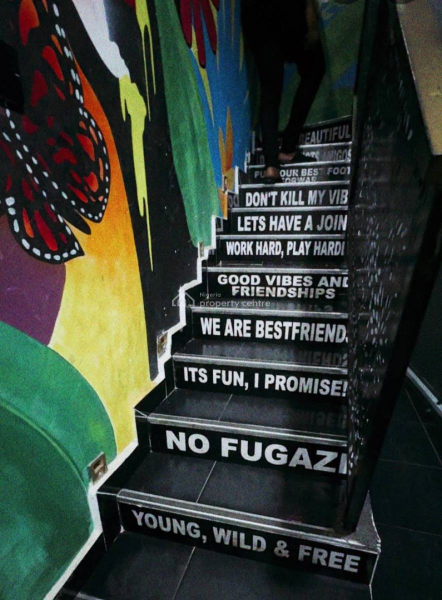 Functional Lounge, Gra Phase 1, Magodo, Lagos, Restaurant / Bar for Rent