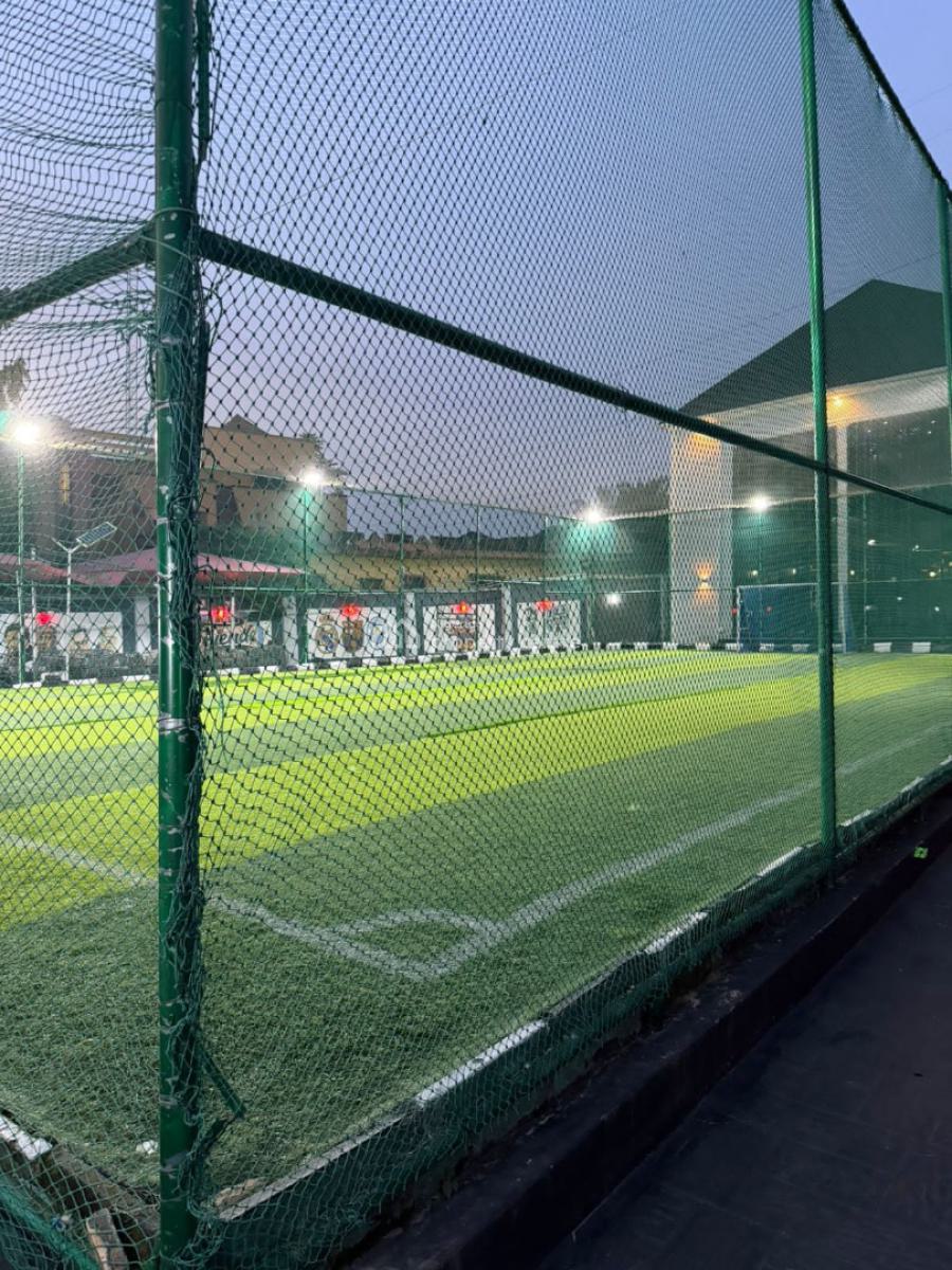 Functional Lounge, Gra Phase 1, Magodo, Lagos, Restaurant / Bar for Rent