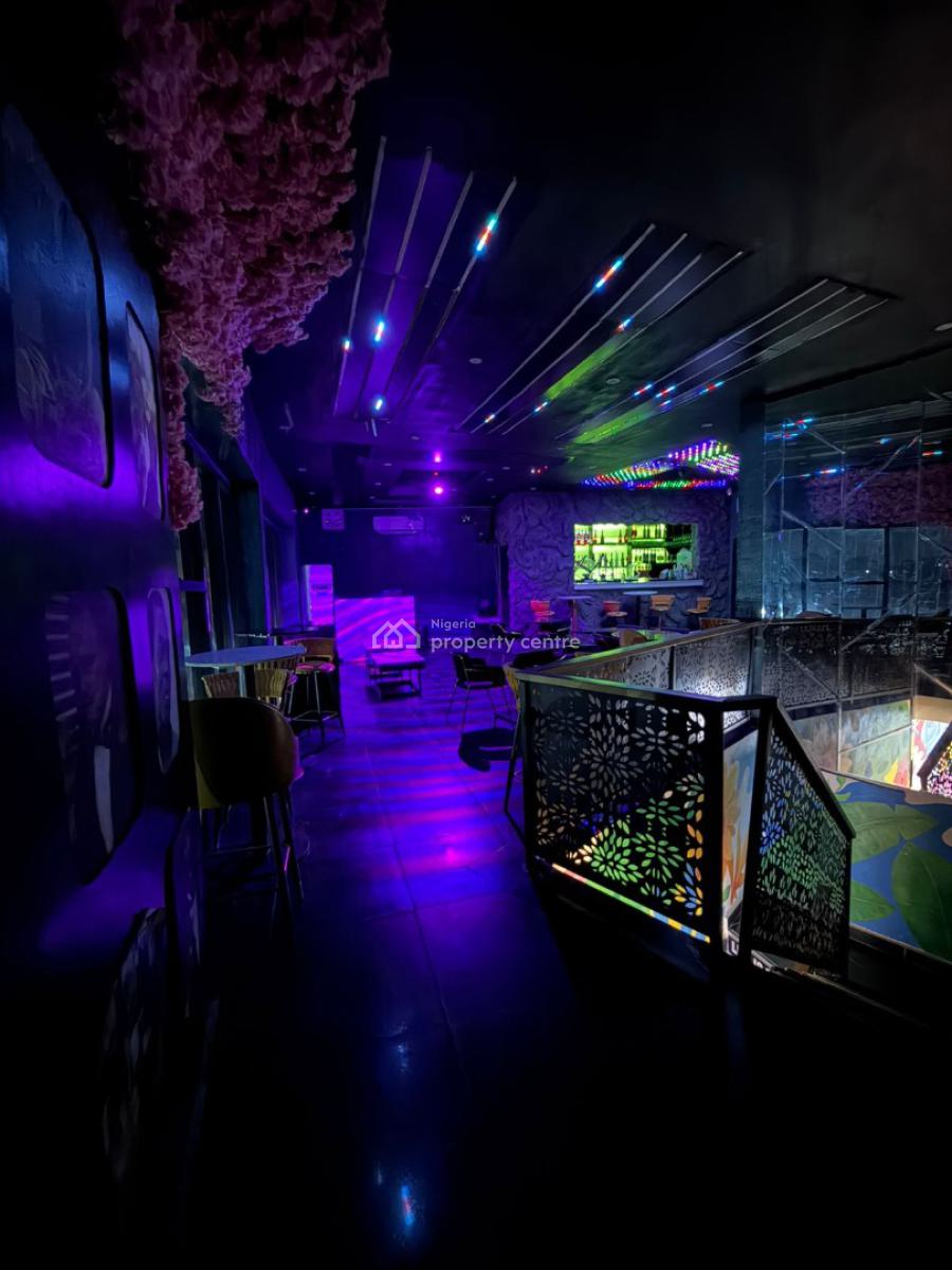Functional Lounge, Gra Phase 1, Magodo, Lagos, Restaurant / Bar for Rent
