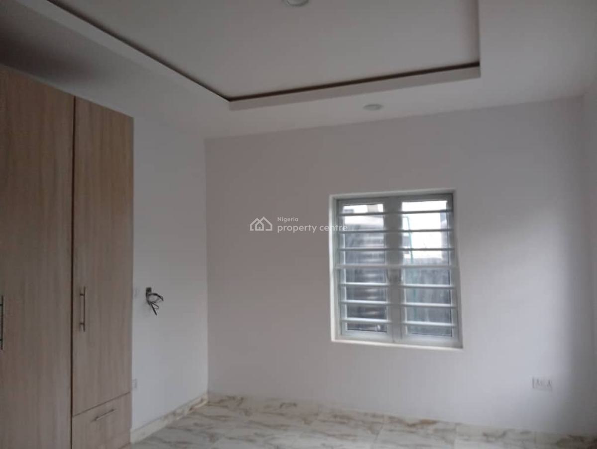 Newly Built and Well Finished 3 Bedroom Flat, Off Muiz Banire Street, Lekki Phase 2, Lekki, Lagos, Flat / Apartment for Sale