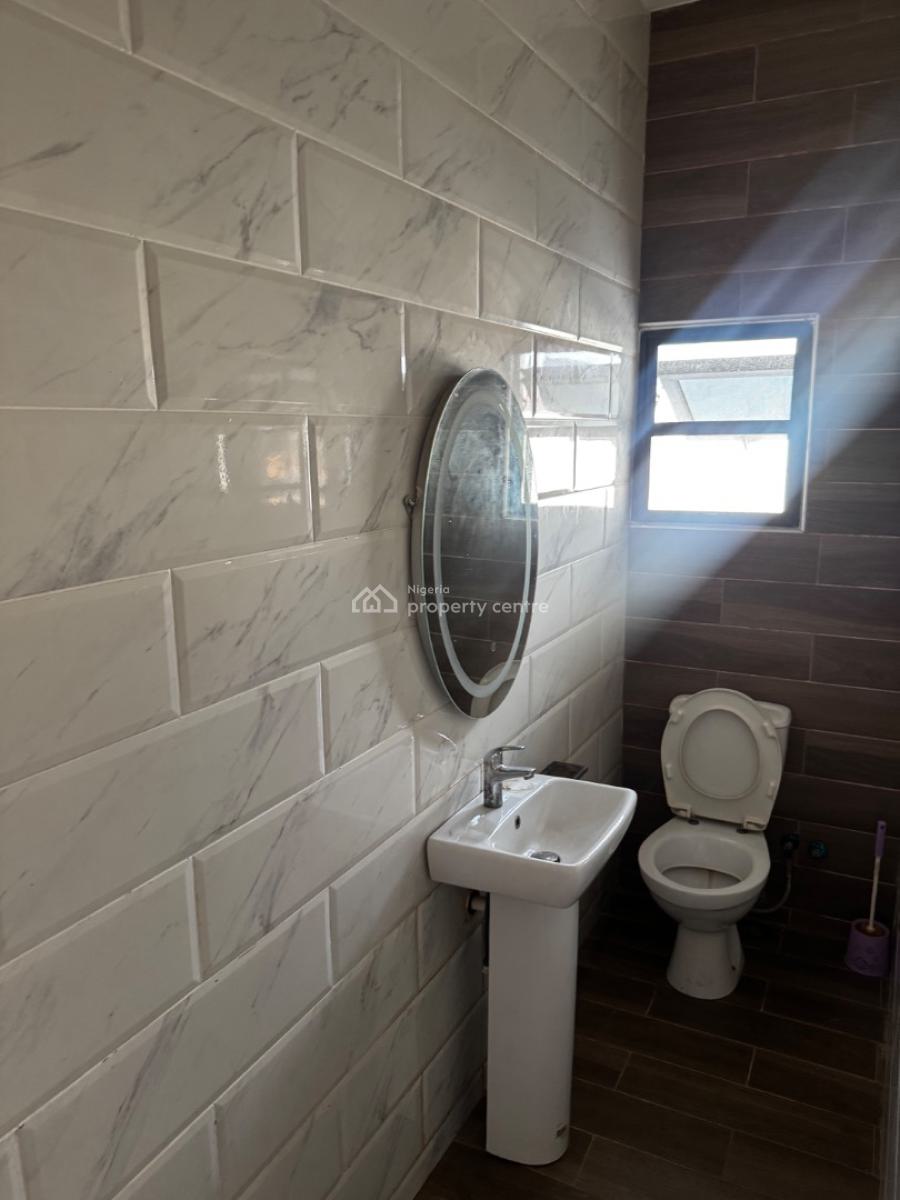 Well Maintained 3-bedroom Apartment with Balcony (upstairs), Orchid Road, Lekki, Lagos, Flat / Apartment for Rent