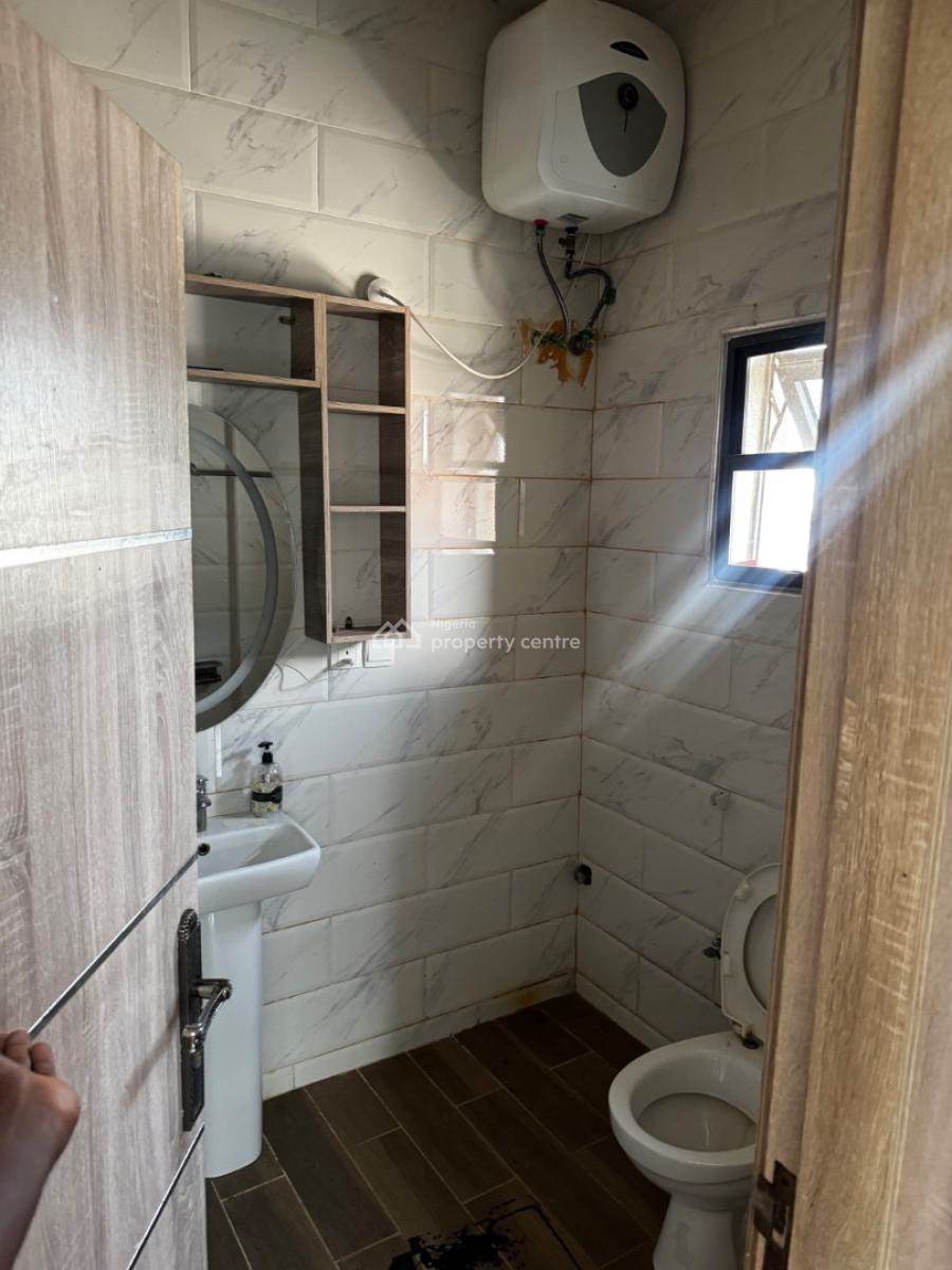 Well Maintained 3-bedroom Apartment with Balcony (upstairs), Orchid Road, Lekki, Lagos, Flat / Apartment for Rent