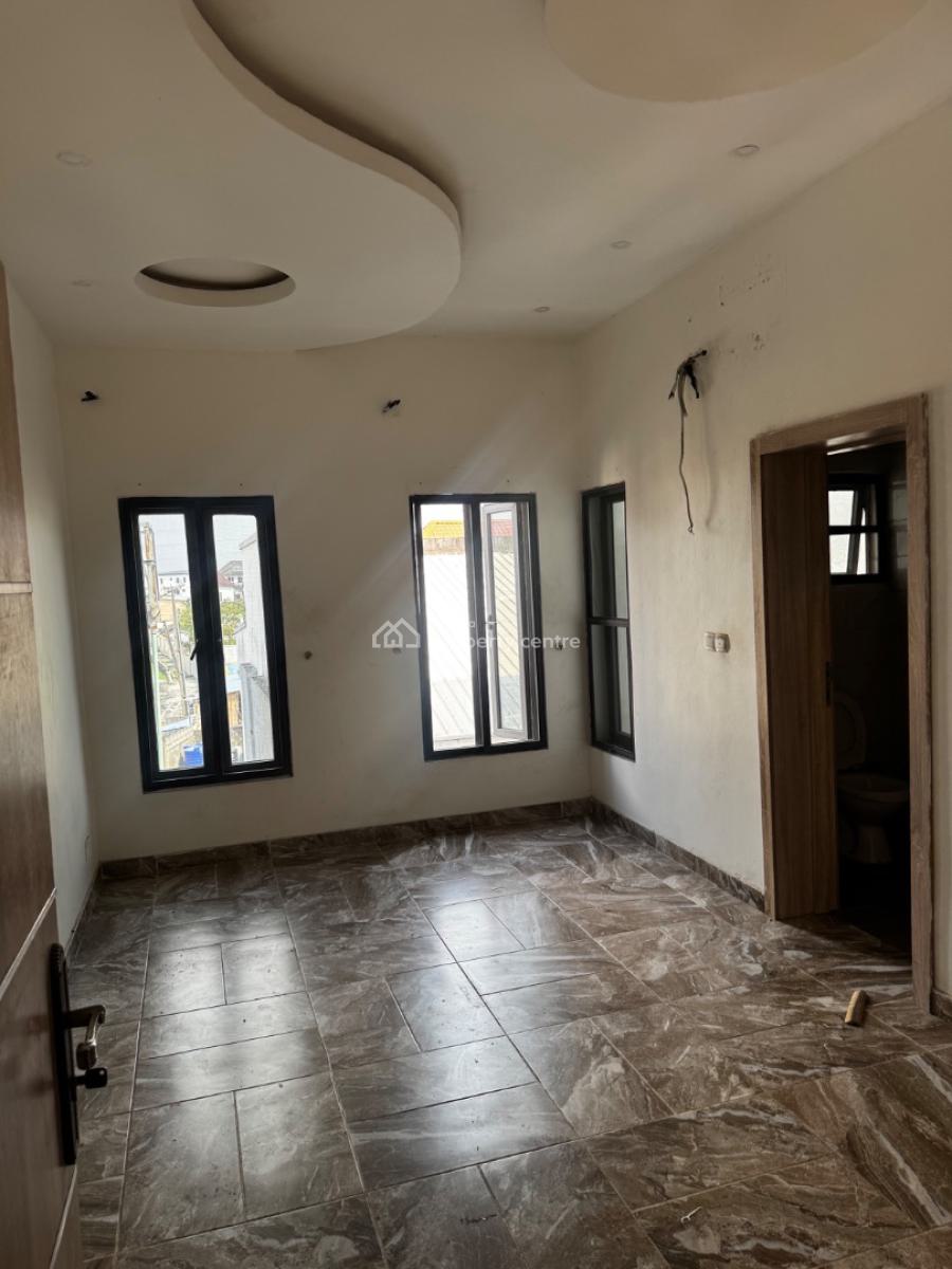 Well Maintained 3-bedroom Apartment with Balcony (upstairs), Orchid Road, Lekki, Lagos, Flat / Apartment for Rent