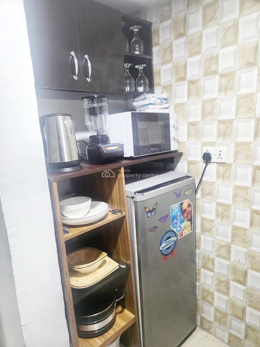 Well Maintained Mini Flat, Gra Phase 2, Magodo, Lagos, Mini Flat (room and Parlour) for Rent