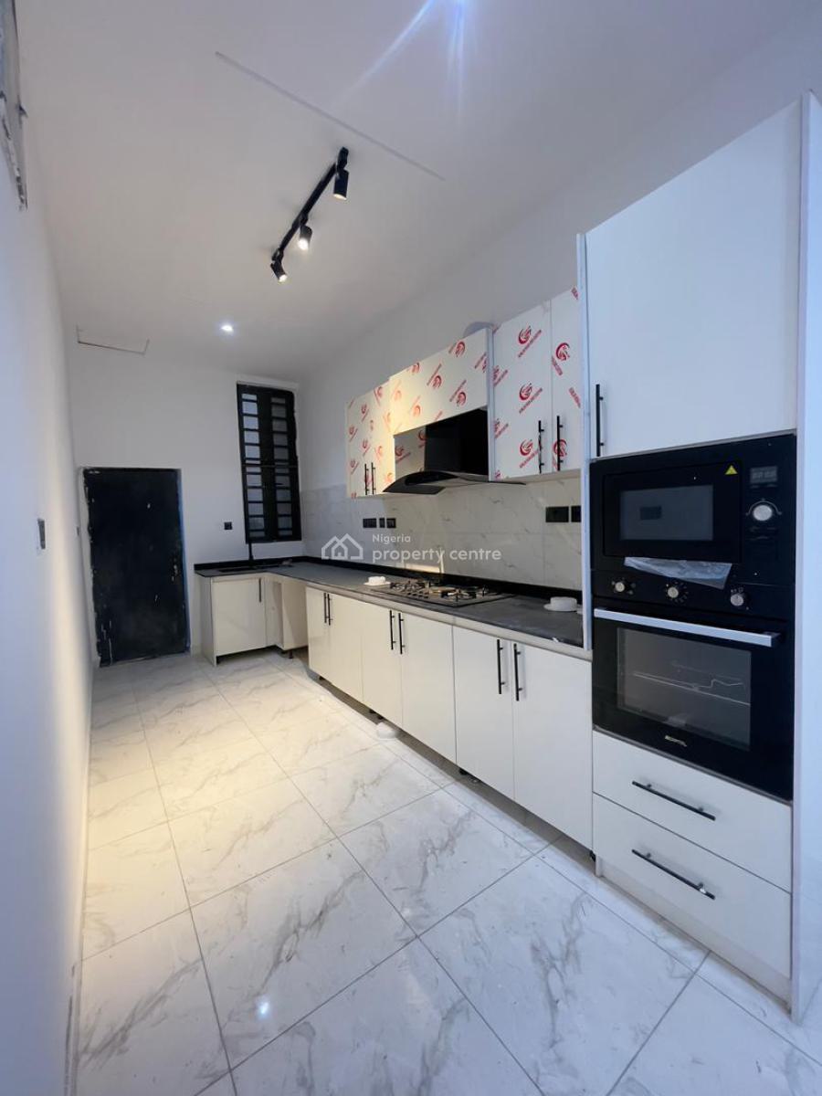 Luxury 2 Bedroom Apartment with Swimming Pool and Gym, Ologolo, Lekki, Lagos, Block of Flats for Sale