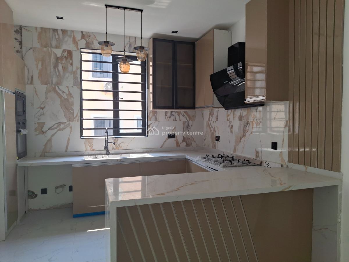 2 Bedrooms Flat, Off Freedom Way, Lekki Phase 1, Lekki, Lagos, Flat / Apartment for Sale