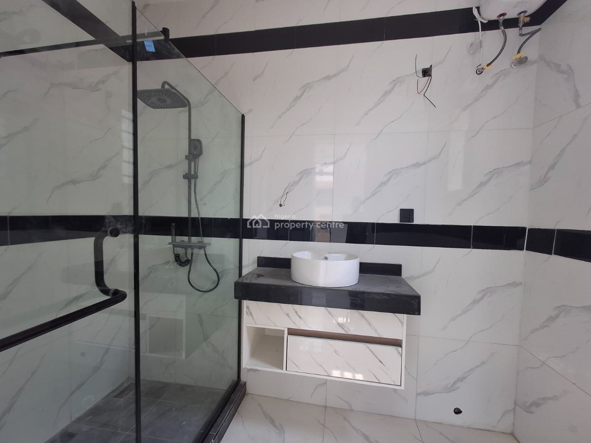 2 Bedrooms Flat, Off Freedom Way, Lekki Phase 1, Lekki, Lagos, Flat / Apartment for Sale