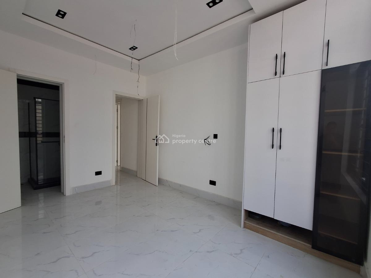 2 Bedrooms Flat, Off Freedom Way, Lekki Phase 1, Lekki, Lagos, Flat / Apartment for Sale