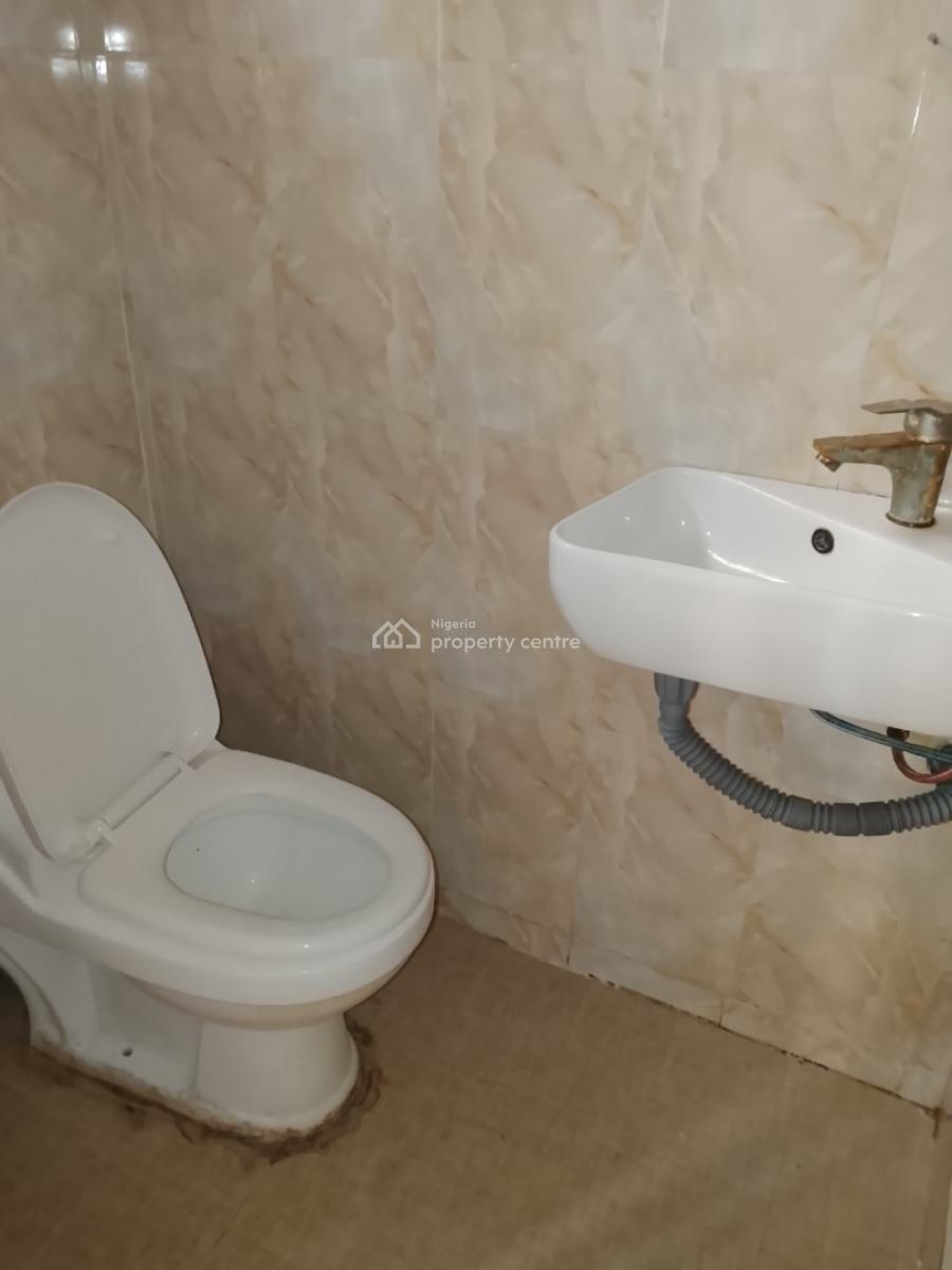 Well-maintained 4-bedroom Semi Detached Duplex in a Nice Estate, Silicon Vale Estate, Ologolo, Lekki, Lagos, Semi-detached Duplex for Rent