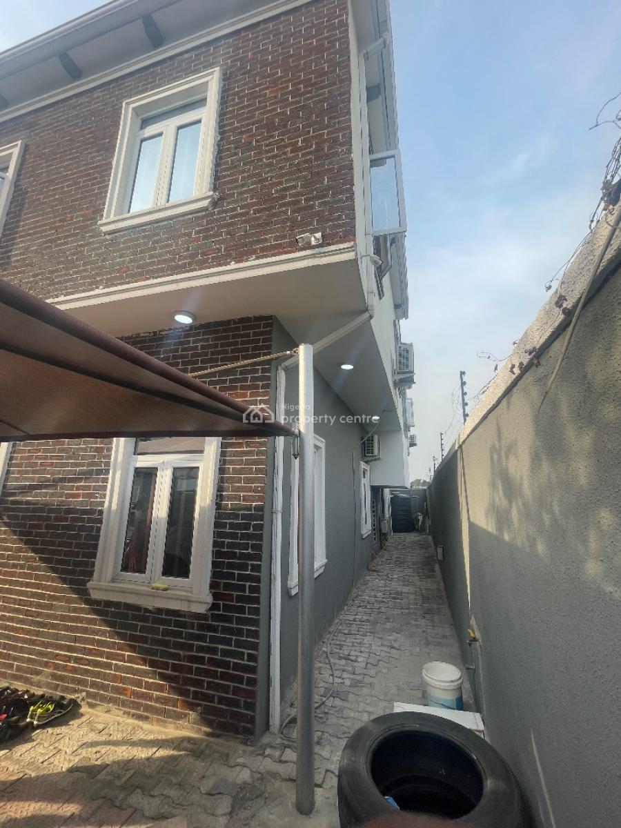 5 Bedroom Fully Detached with a Room Bq, Brownstone Estate Off Kusenla Road, Ikate Elegushi, Lekki, Lagos, Detached Duplex for Sale