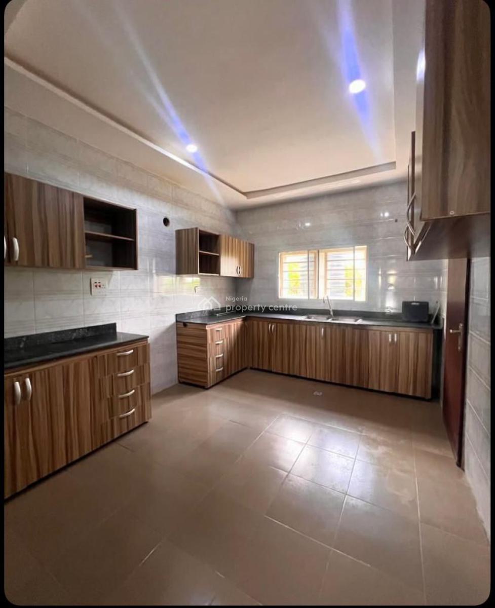 Luxury 3 Bedroom, By Dakibiyu, Wuye, Abuja, Block of Flats for Sale