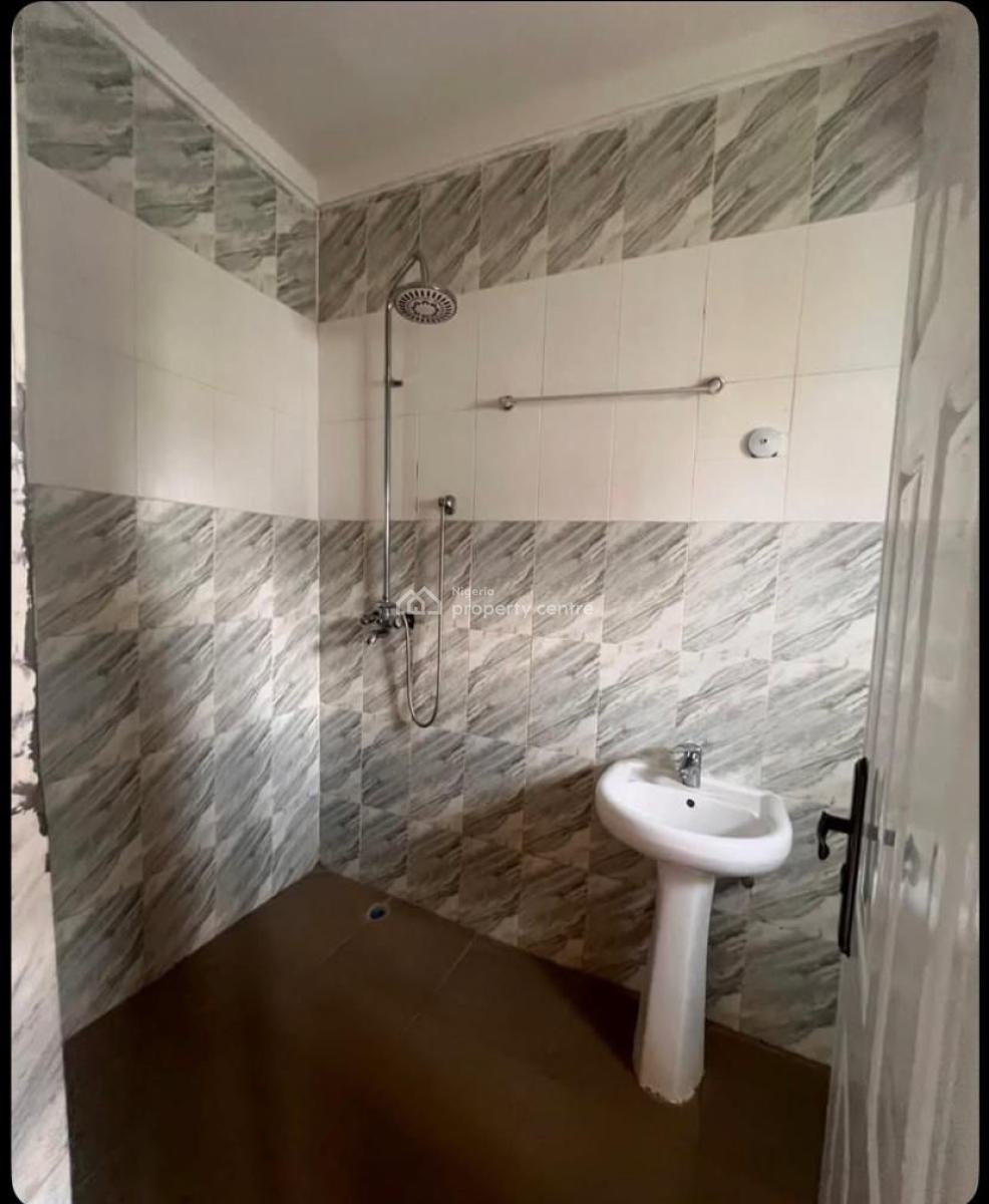 Luxury 3 Bedroom, By Dakibiyu, Wuye, Abuja, Block of Flats for Sale