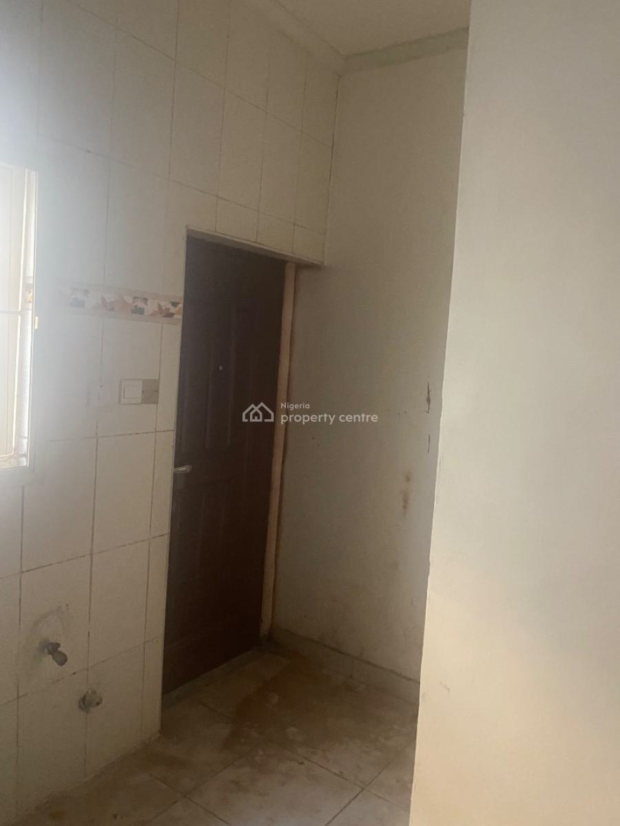 a Luxury 4 Bedroom Duplex with 2 Bedrooms Bq, Olaleye New Town, Iponri, Surulere, Lagos, Terraced Duplex for Sale