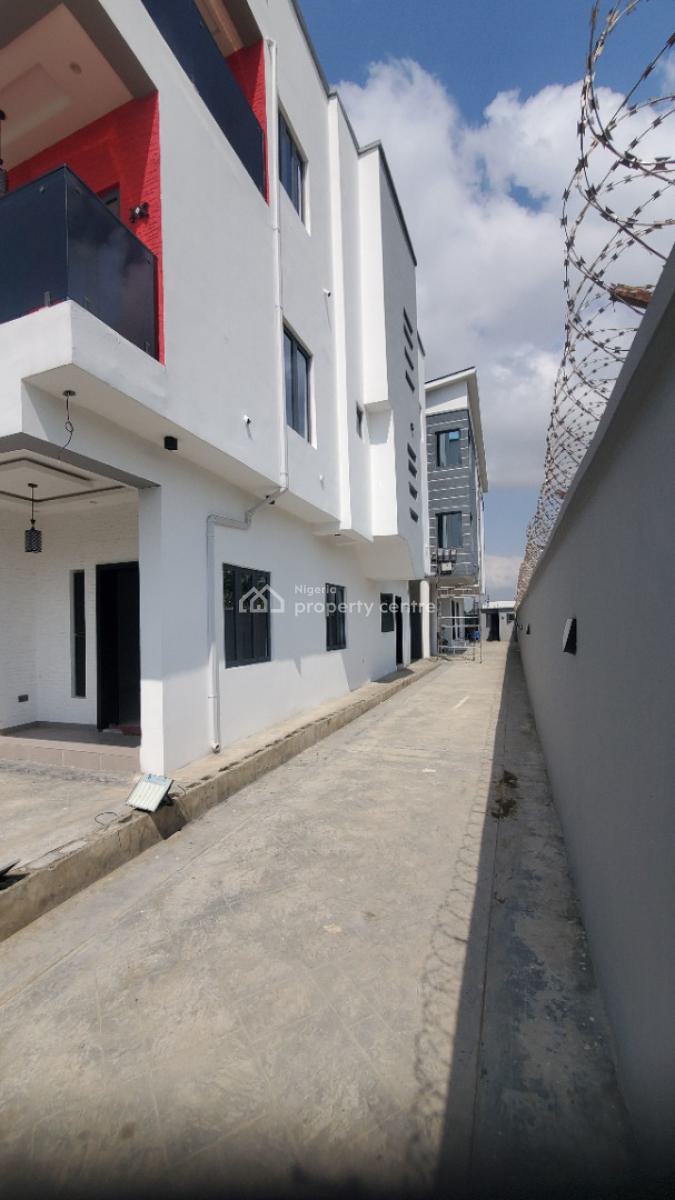 1 Unit of 6 Bedroom Duplex, 2 Unit 2 Bedroom Apartment, Lekki Phase 2, Lekki, Lagos, Detached Duplex for Sale
