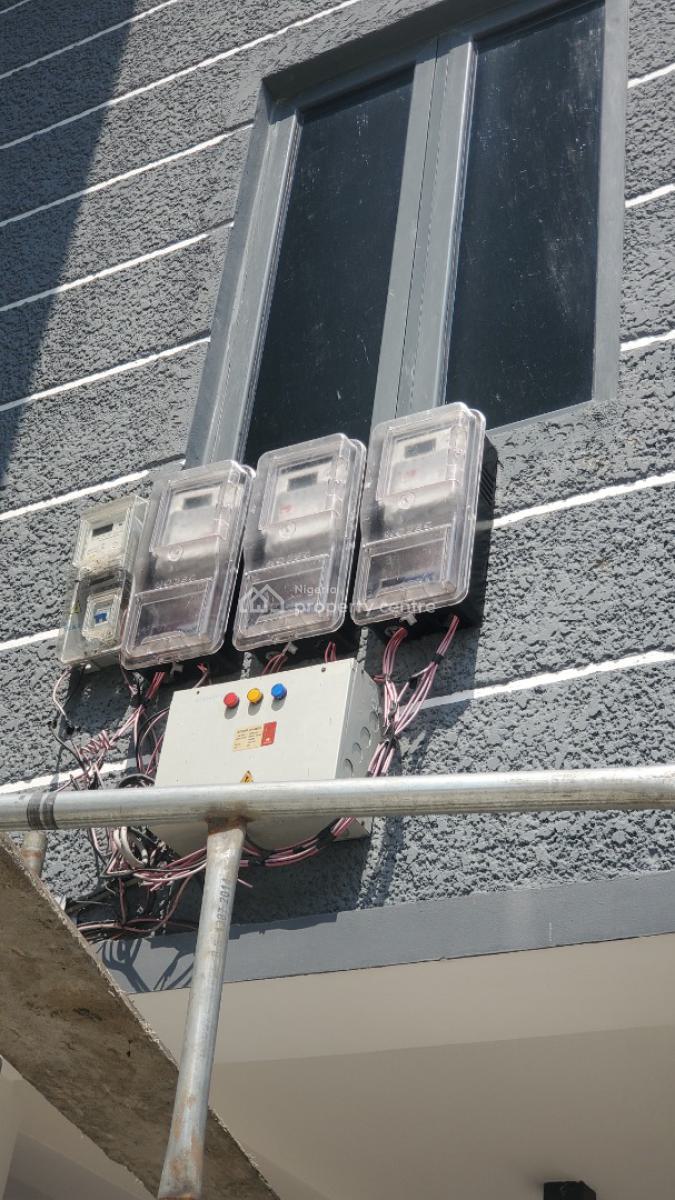 1 Unit of 6 Bedroom Duplex, 2 Unit 2 Bedroom Apartment, Lekki Phase 2, Lekki, Lagos, Detached Duplex for Sale