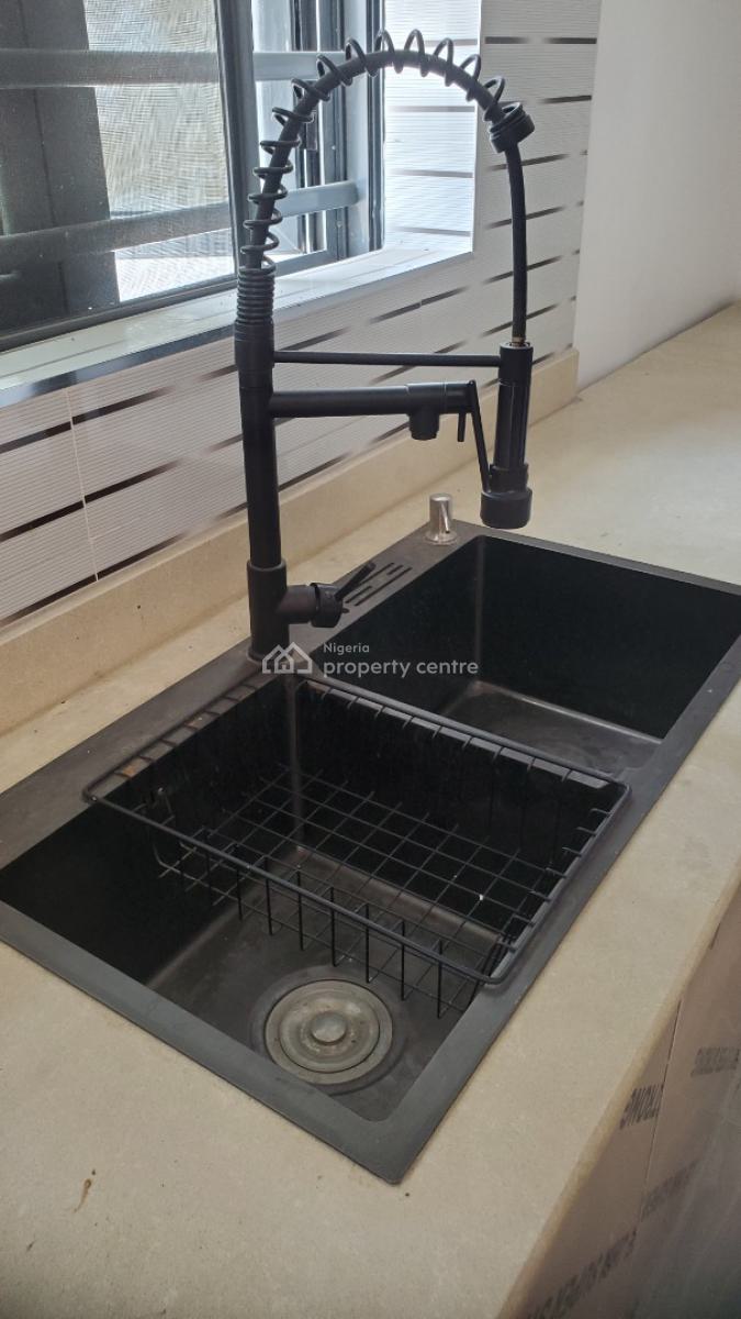 1 Unit of 6 Bedroom Duplex, 2 Unit 2 Bedroom Apartment, Lekki Phase 2, Lekki, Lagos, Detached Duplex for Sale