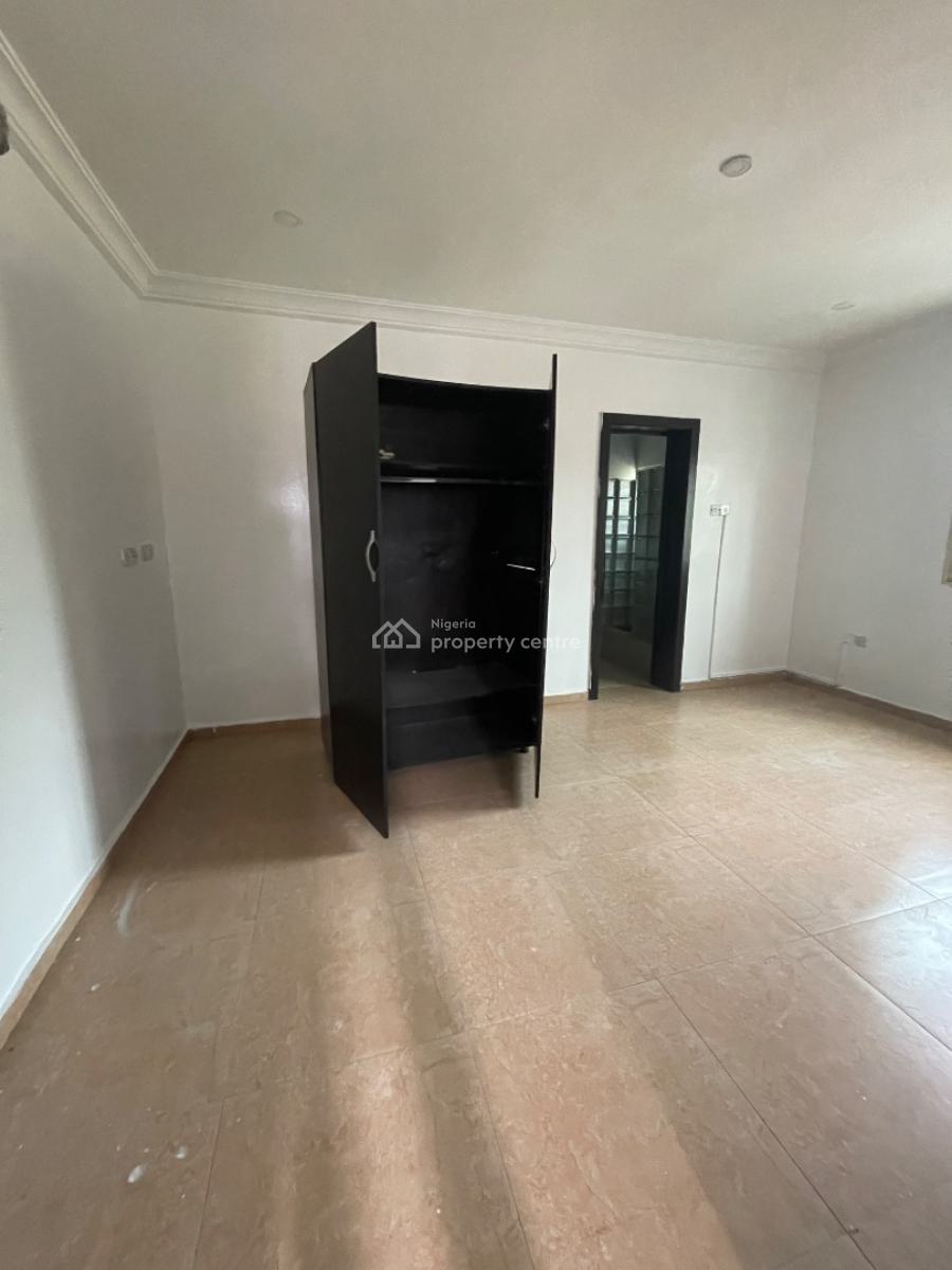 Very Nice Spacious 2 Bedroom Flat, Upstairs, Balogun Estate, Sangotedo, Ajah, Lagos, Flat / Apartment for Rent