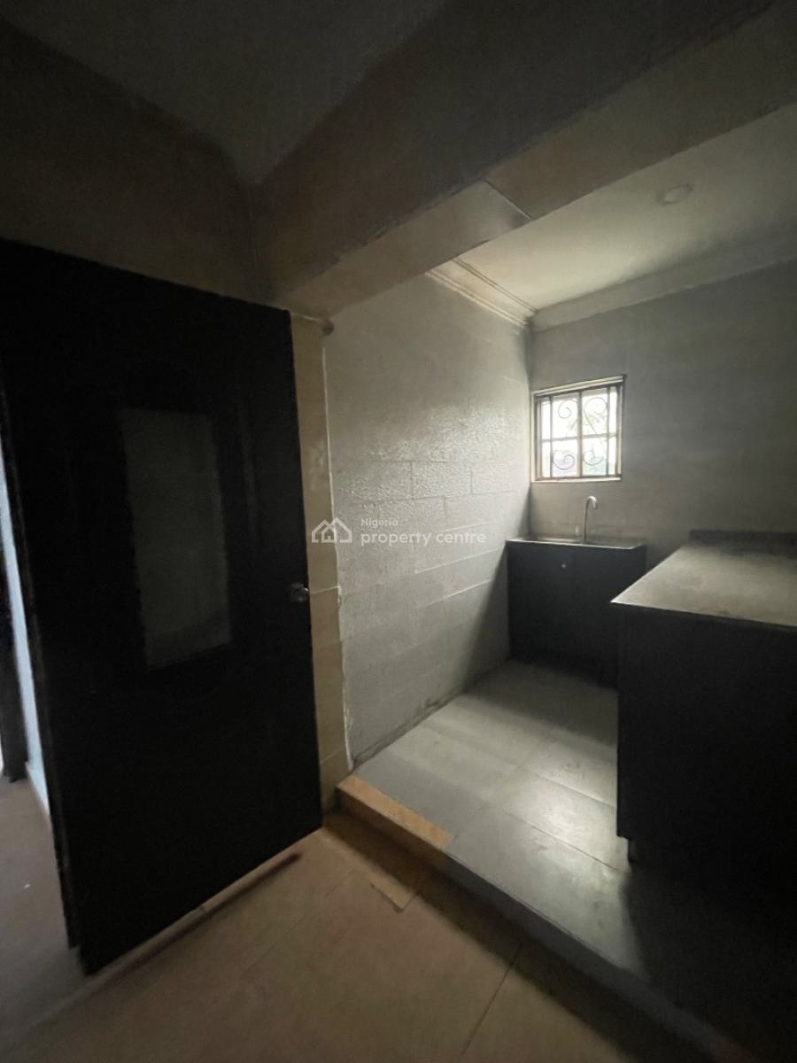 Very Nice Spacious 2 Bedroom Flat, Upstairs, Balogun Estate, Sangotedo, Ajah, Lagos, Flat / Apartment for Rent