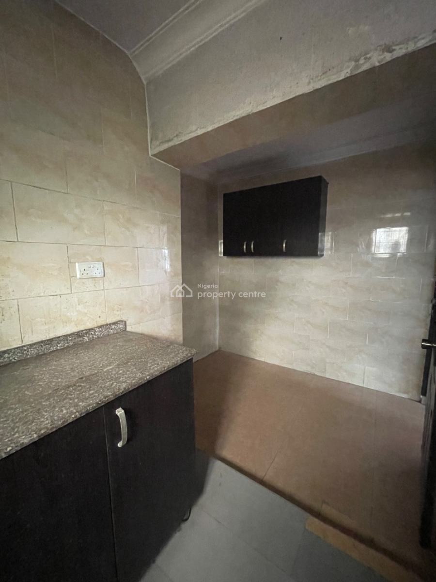 Very Nice Spacious 2 Bedroom Flat, Upstairs, Balogun Estate, Sangotedo, Ajah, Lagos, Flat / Apartment for Rent