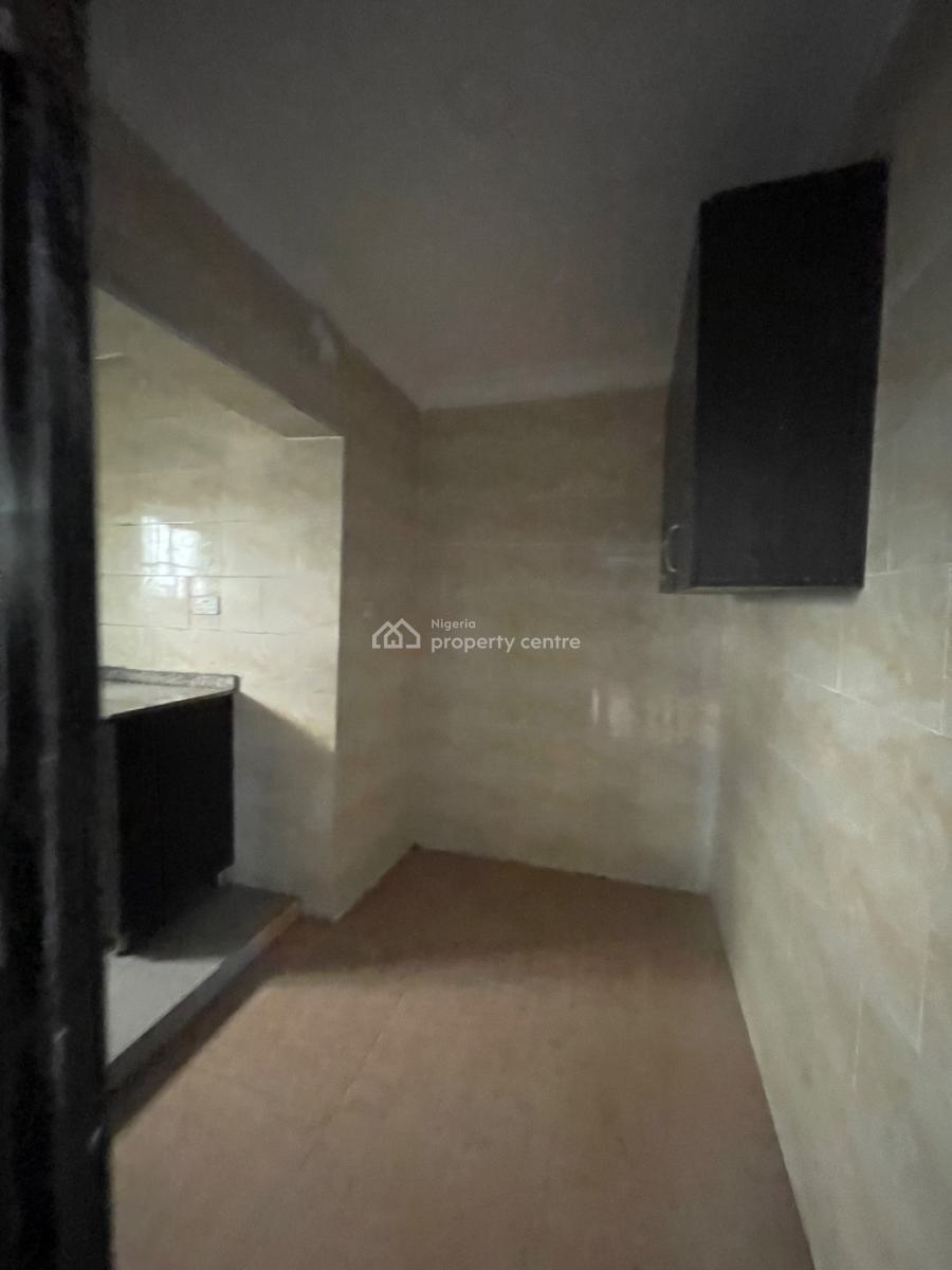 Very Nice Spacious 2 Bedroom Flat, Upstairs, Balogun Estate, Sangotedo, Ajah, Lagos, Flat / Apartment for Rent