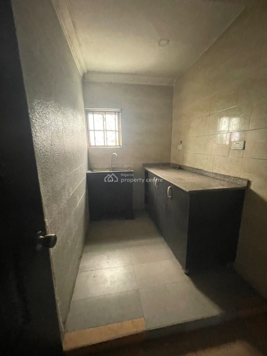 Very Nice Spacious 2 Bedroom Flat, Upstairs, Balogun Estate, Sangotedo, Ajah, Lagos, Flat / Apartment for Rent